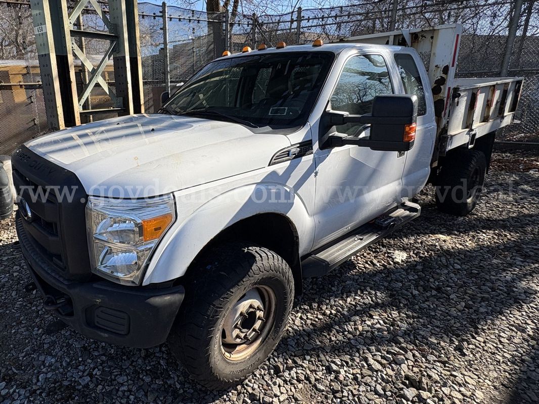 2013 Ford F-350 SD (SUM-153)