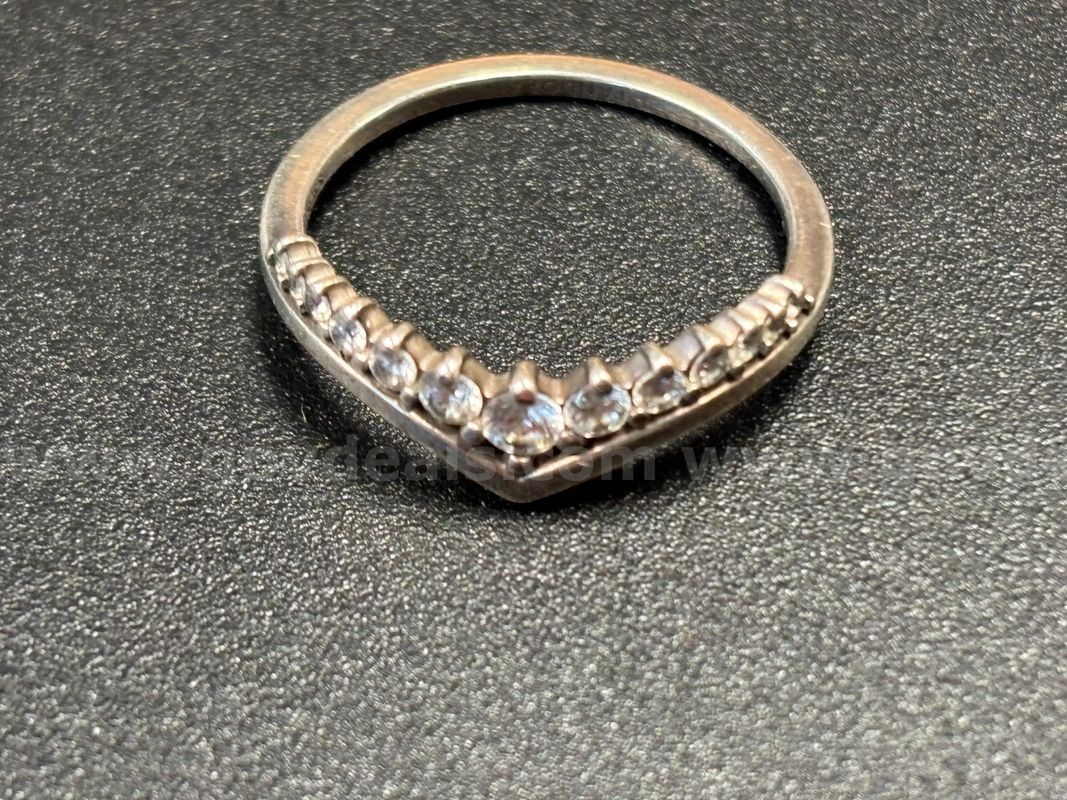Silver Pandora Ring with clear stones