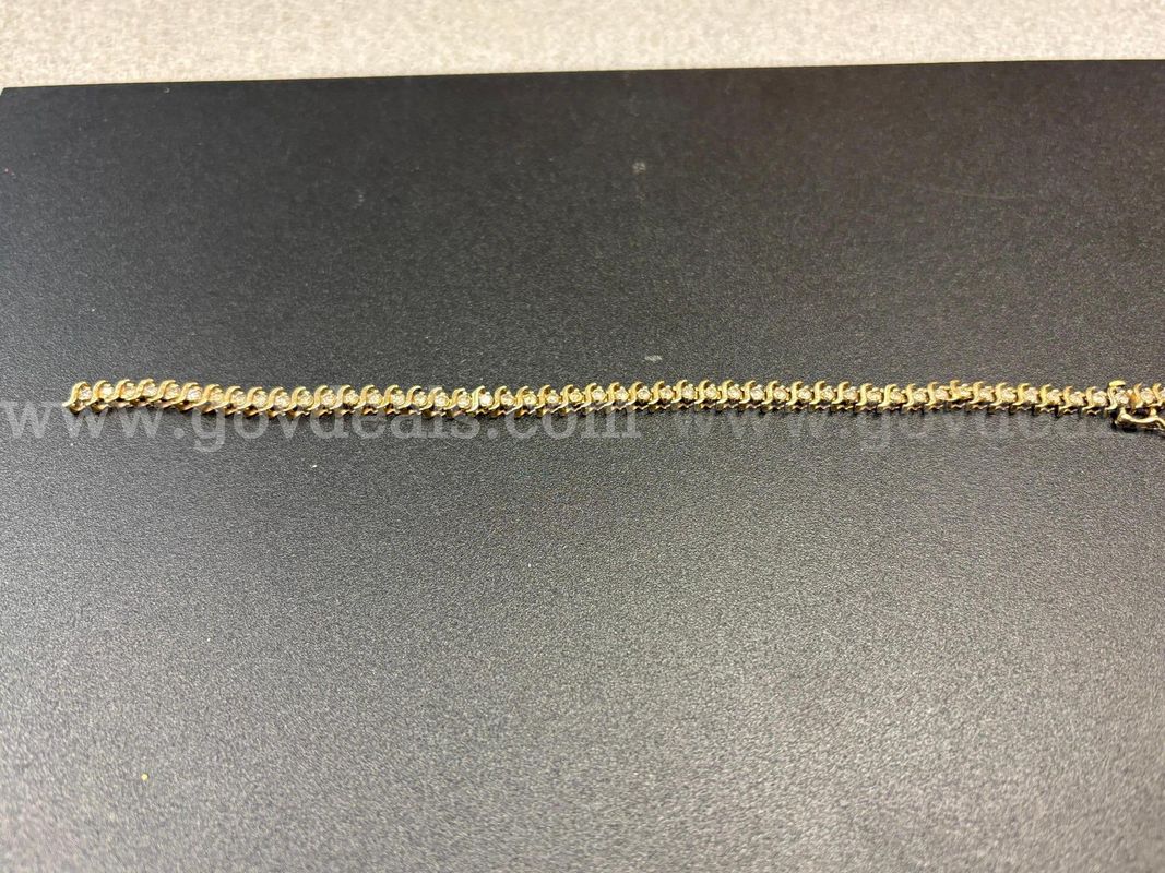 Bracelet with clear stones (broken link)