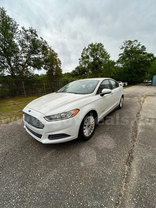 WHITE 2016 Ford Fusion Hybrid