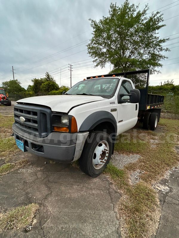 WHITE 2007 Ford F-450 SD