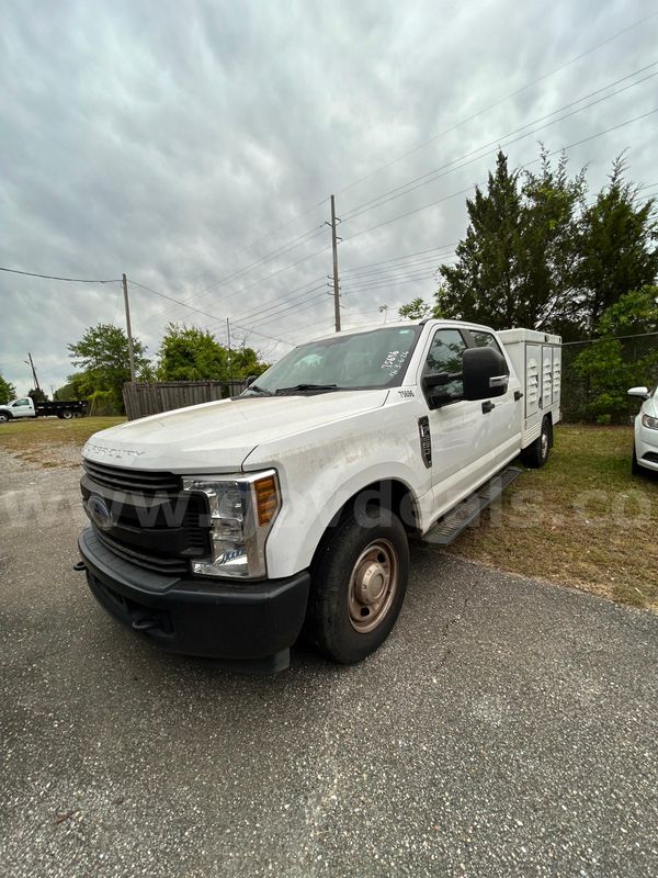 WHITE 2019 Ford F-250 SD WITH ANIMAL CONTROL / ANIMAL TRANSPORT BODY