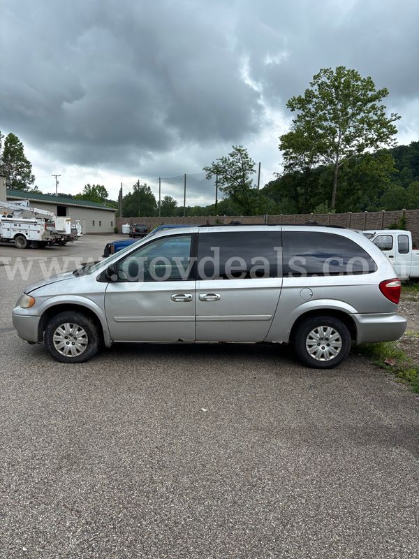 2007 Chrysler Town & Country LX