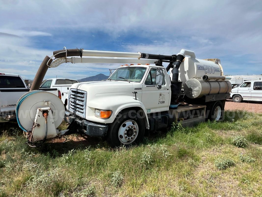 1998 Ford F800