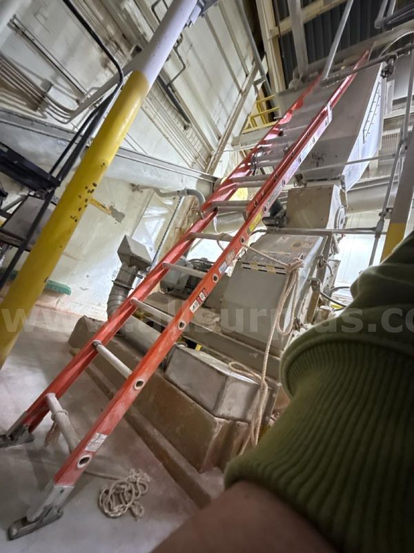 Fiberglass Extension Ladder