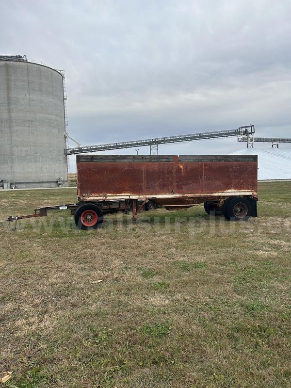 2001 White 24' Hopper Trailer. Mdl 5051