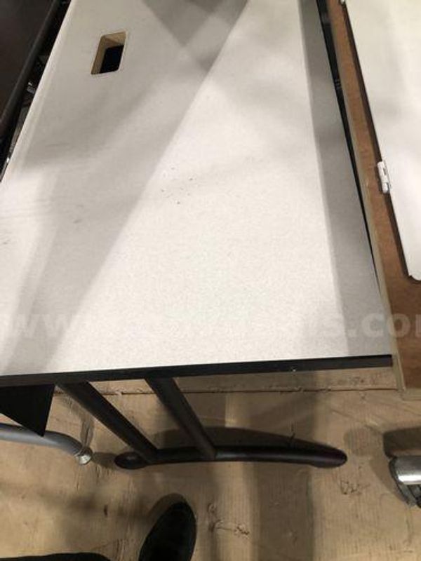 Tables (221866 NM)