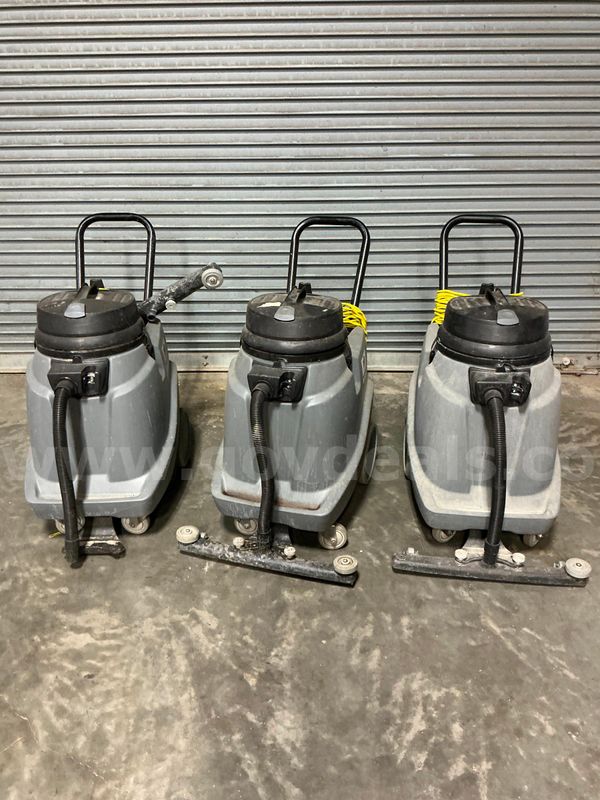 Windsor Recover 18 wet / dry vacuum Qty 3