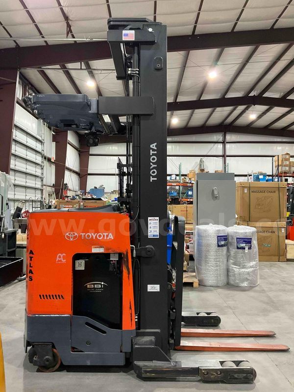 Toyota Reach Forklift Model 9bru18, Electric 36v