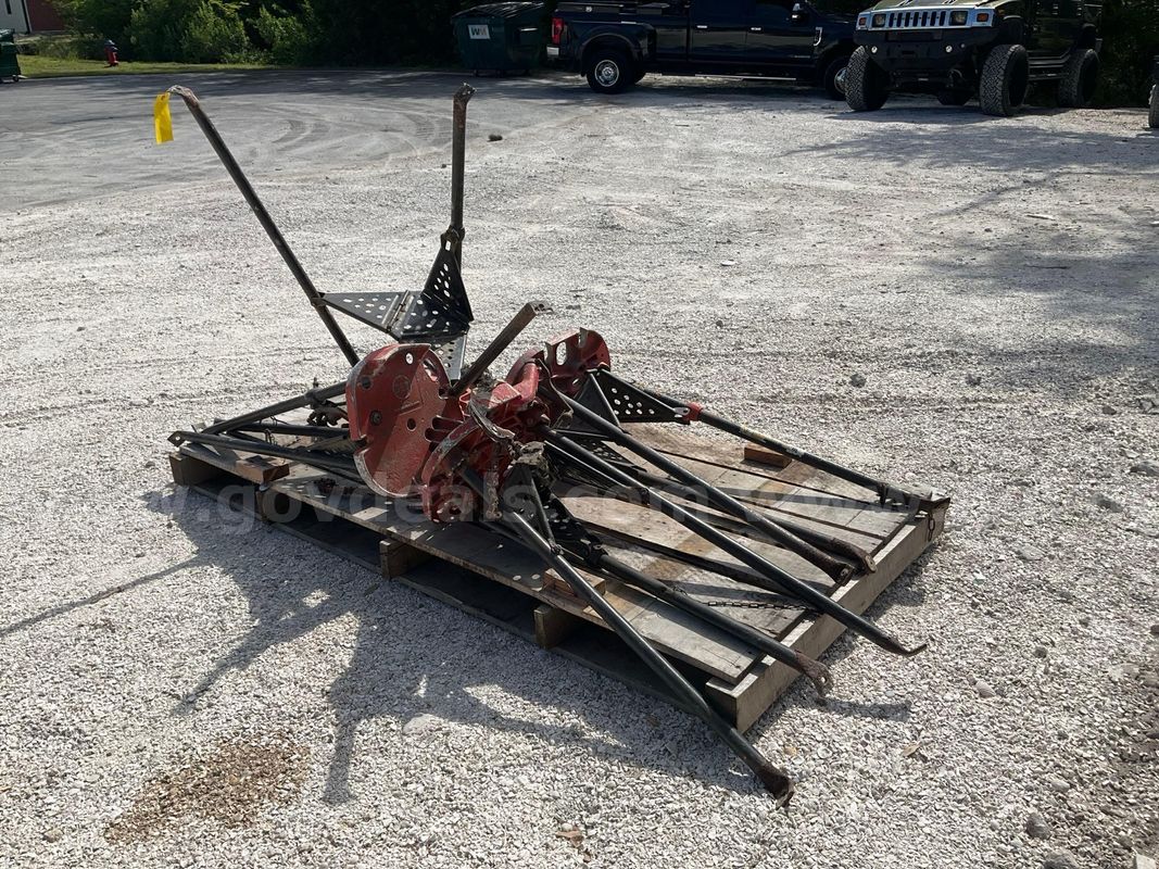 RIGID TRISTAND/ B & B HEAVY DUTY PORTABLE PIPE CHAIN VISE AND BENDERS; MULTIPLE BRANDS AND CAPACITIES; APPROX 3 TOTAL