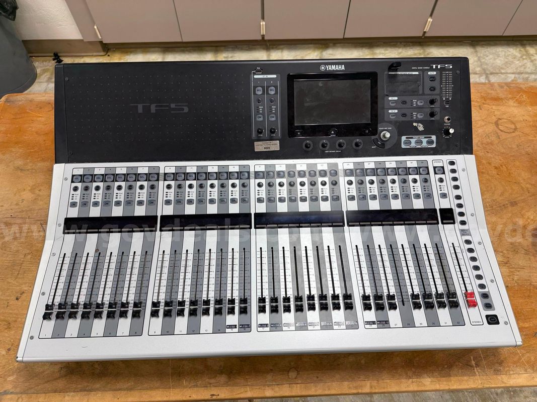 Yamaha TF5 Mixing Board