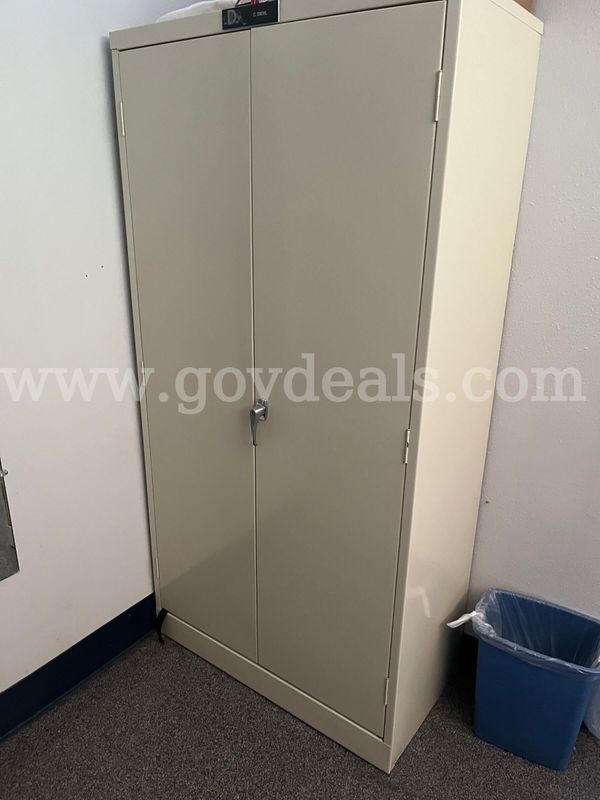 Lot Of (24) Metal Lockers, Multiple Sizes.