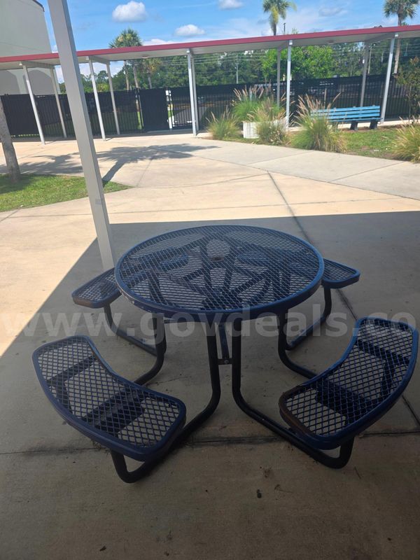 Metal Picnic Tables