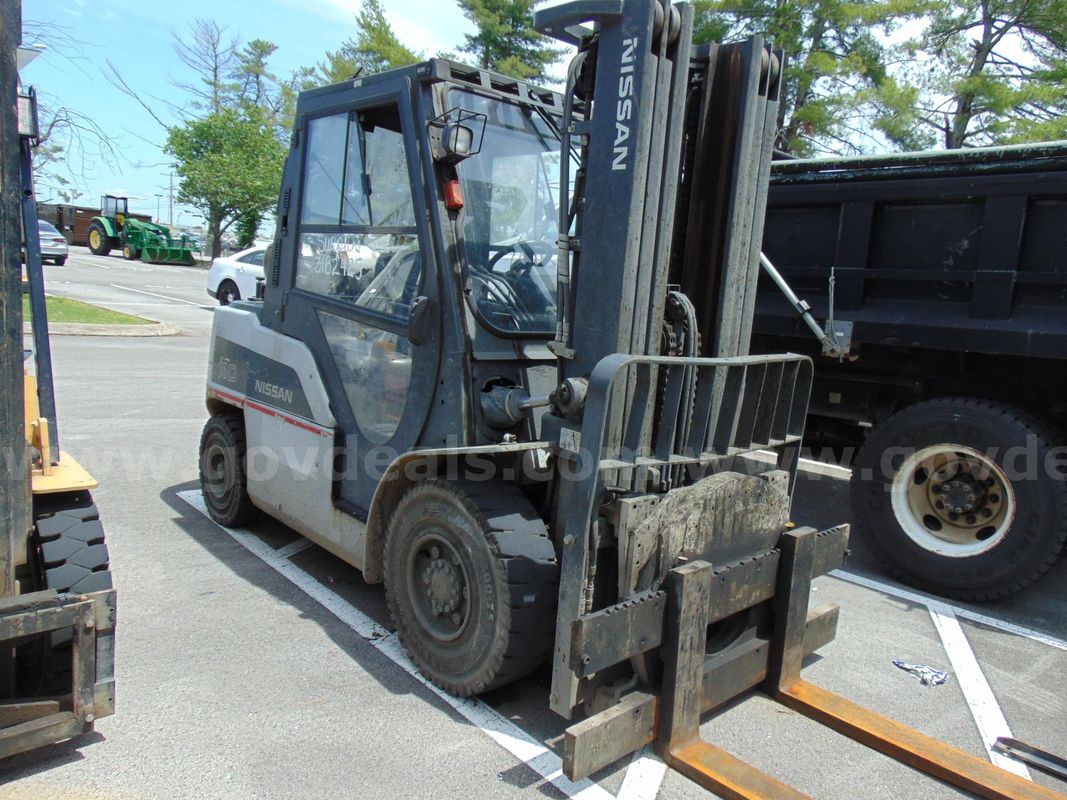 2011 Nissan Forklift - Light Lot
