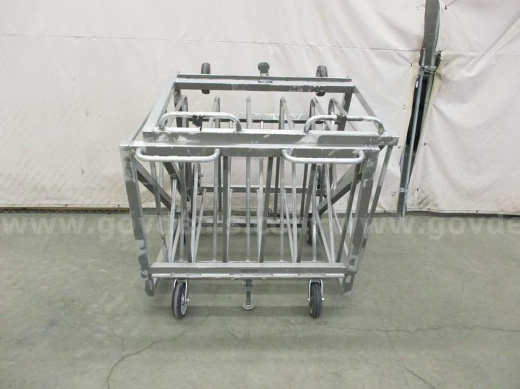2 Table Carts - B5