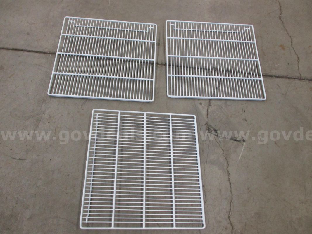 1 Lot of Wire Shelves - B2