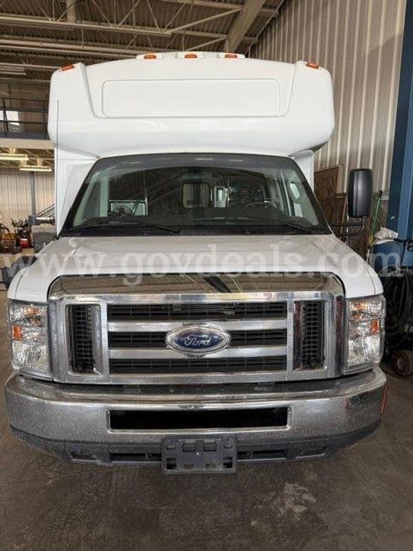 2017 Ford Econoline