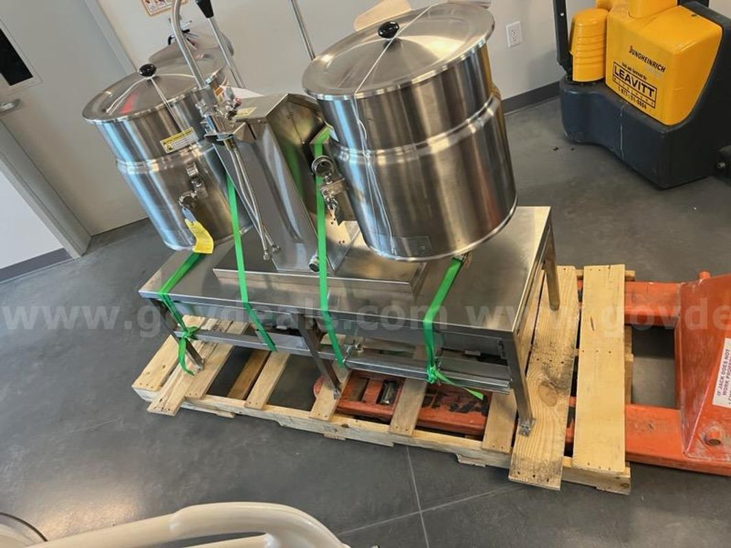 Dual Steam Kettle **NEW** (ID#12414) (26-1714-4) 39076