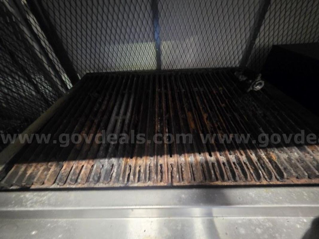 Charbroil Grill - Gas