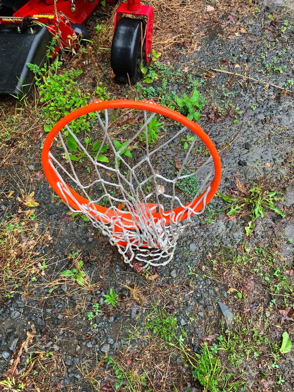 Metal basketball hoop