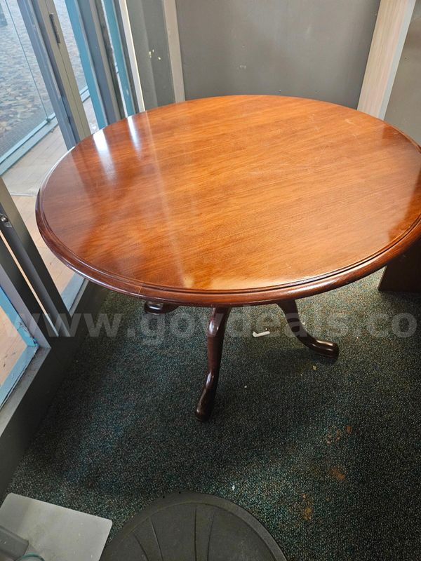 Round Table and four Chairs - Used