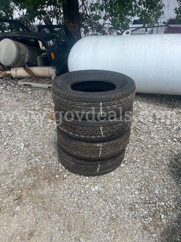 (4) 255/70/R17 General Grabber Tires