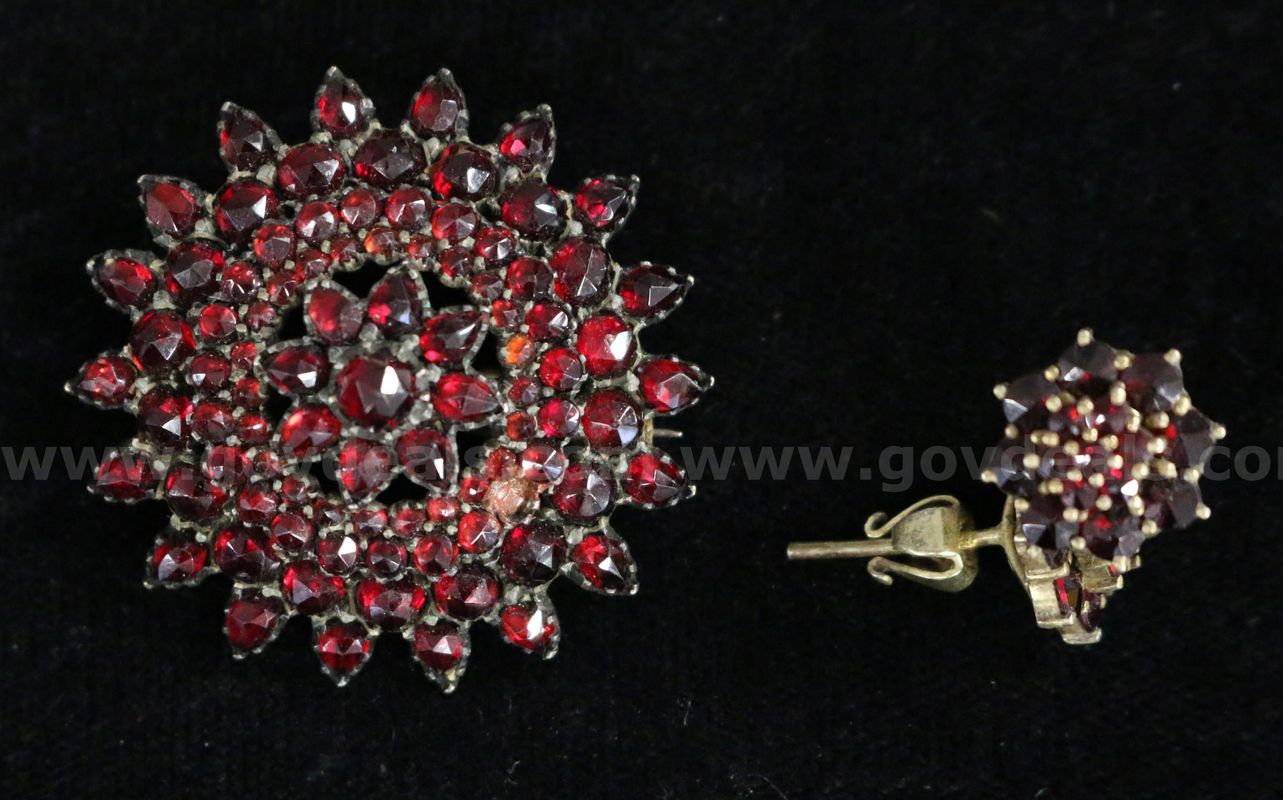 Silver Bohemian Brooch & Earring Set With Rose Cut Garnets, 10.6 Grams