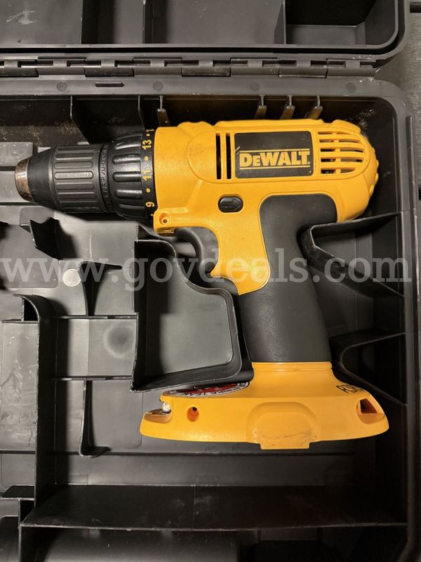 Dewalt cordless drill/driver 1/2 (13mm) VSR
