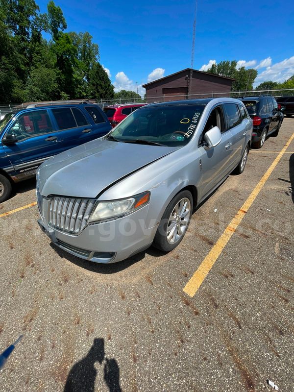2010 Lincoln MKT