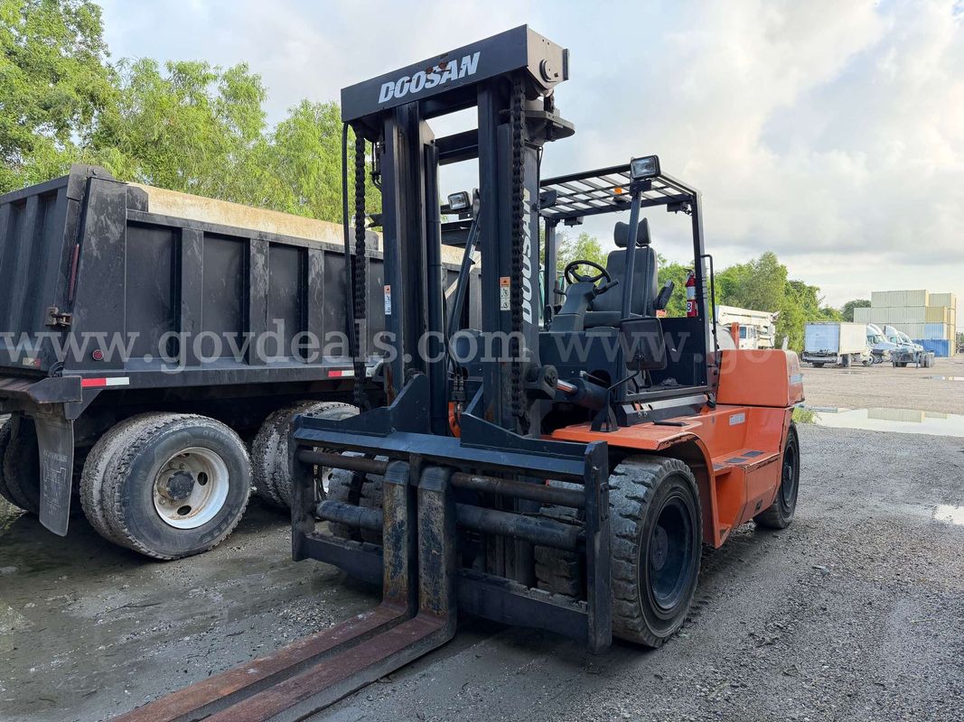 2010 Doosan D130 Forklift-Inoperable