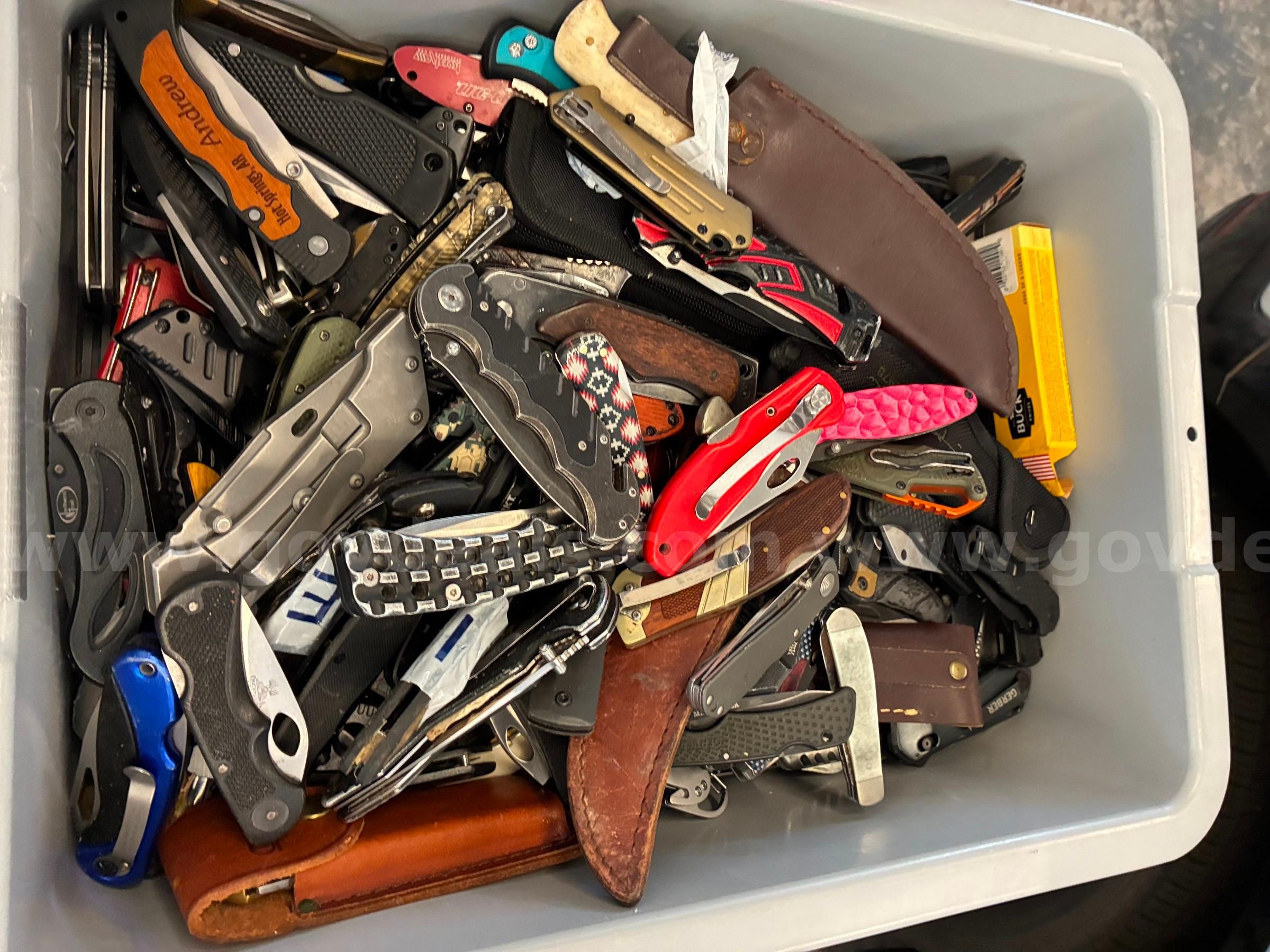 Knives, approximately 30lbs