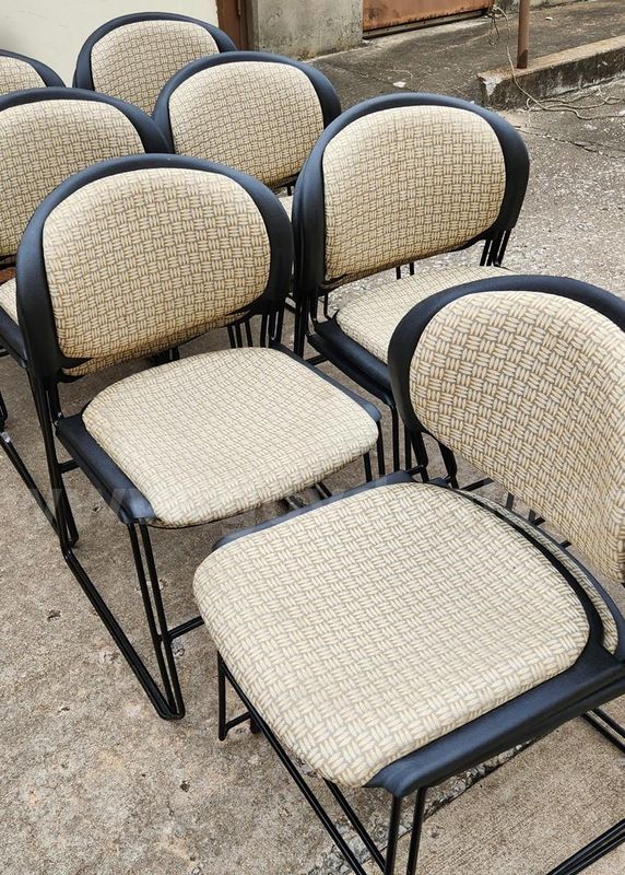 Chairs - Lot of 32 - Stackable Chairs