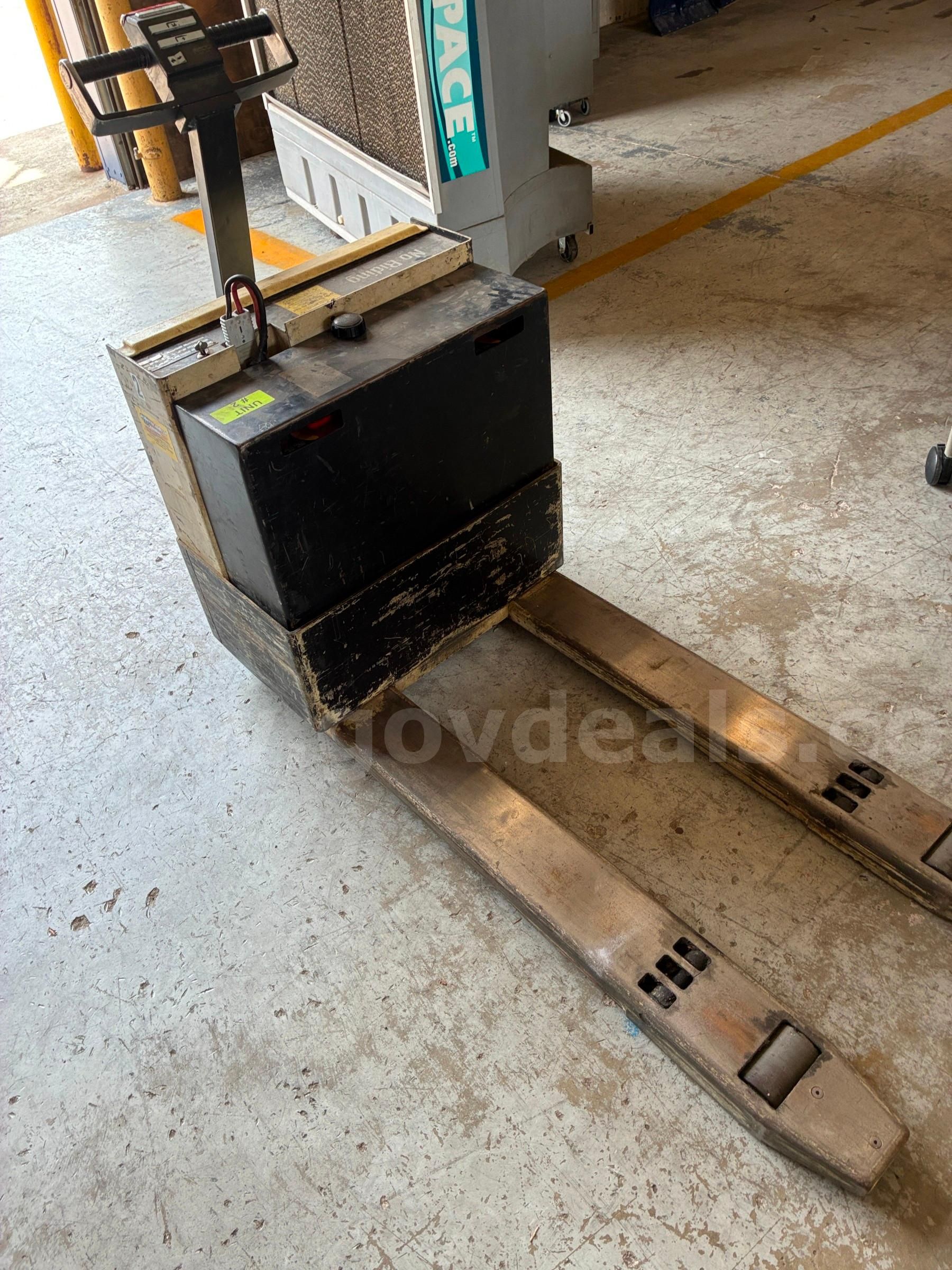 Pallet jack, electric, Crown