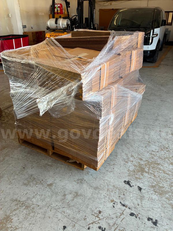 Boxes, pallet of miscellaneous