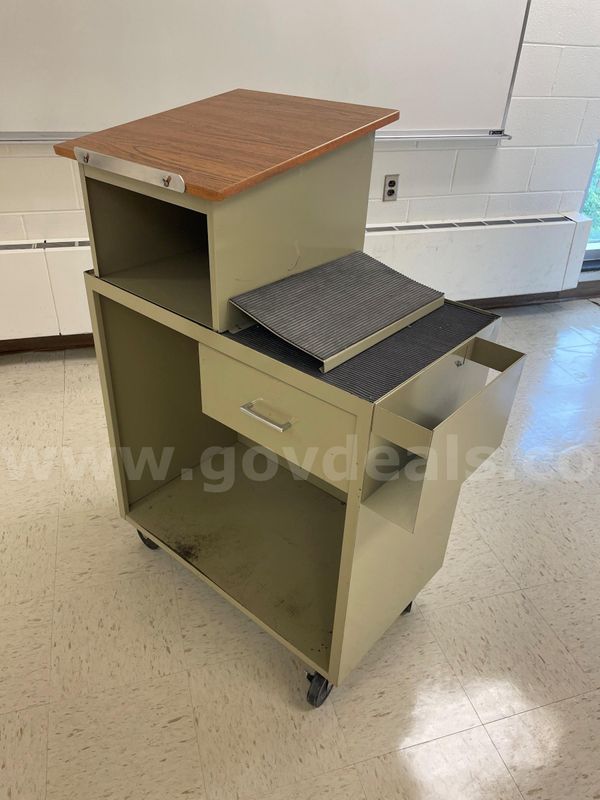 1 Lot of 2 Miscellaneous Podiums