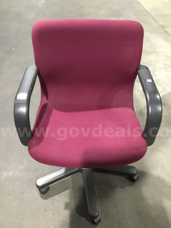 Velvet adjustable chair; with black padded armrests "DH"