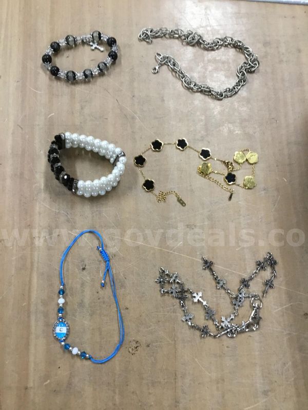 Lot of jewelry "DH"