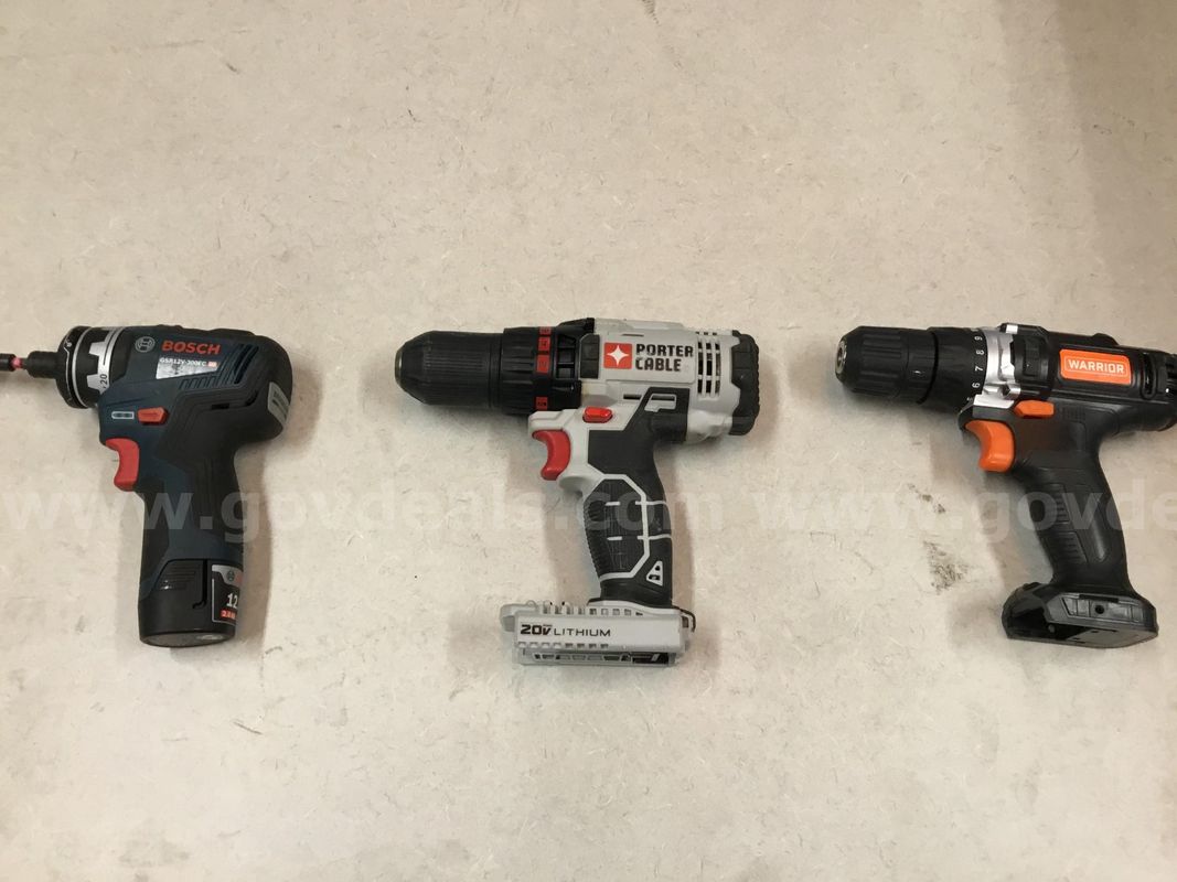 1 Lot of Cordless Power Tools