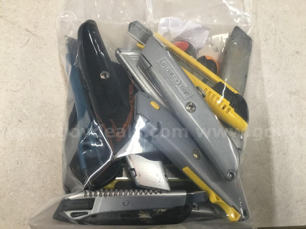 1 Lot of Utility Knives