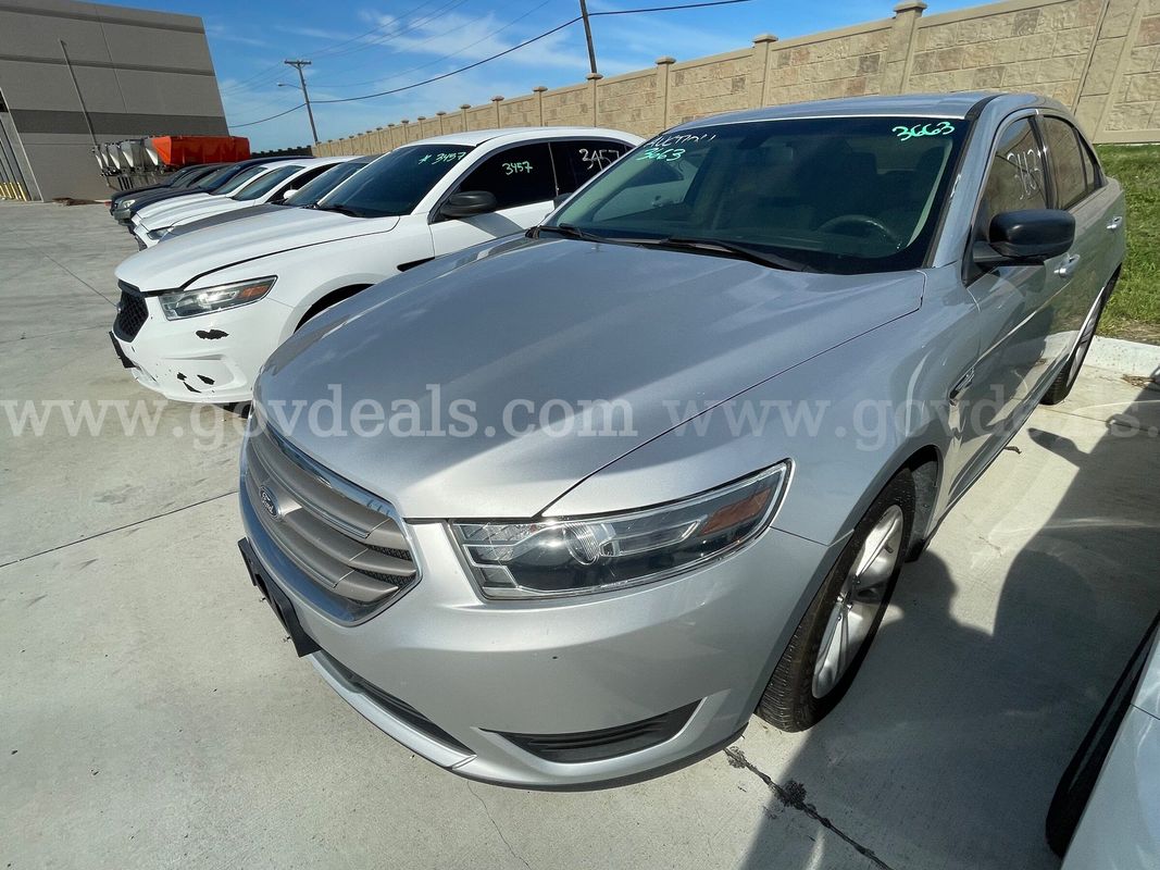 2018 Ford Taurus SE FWD