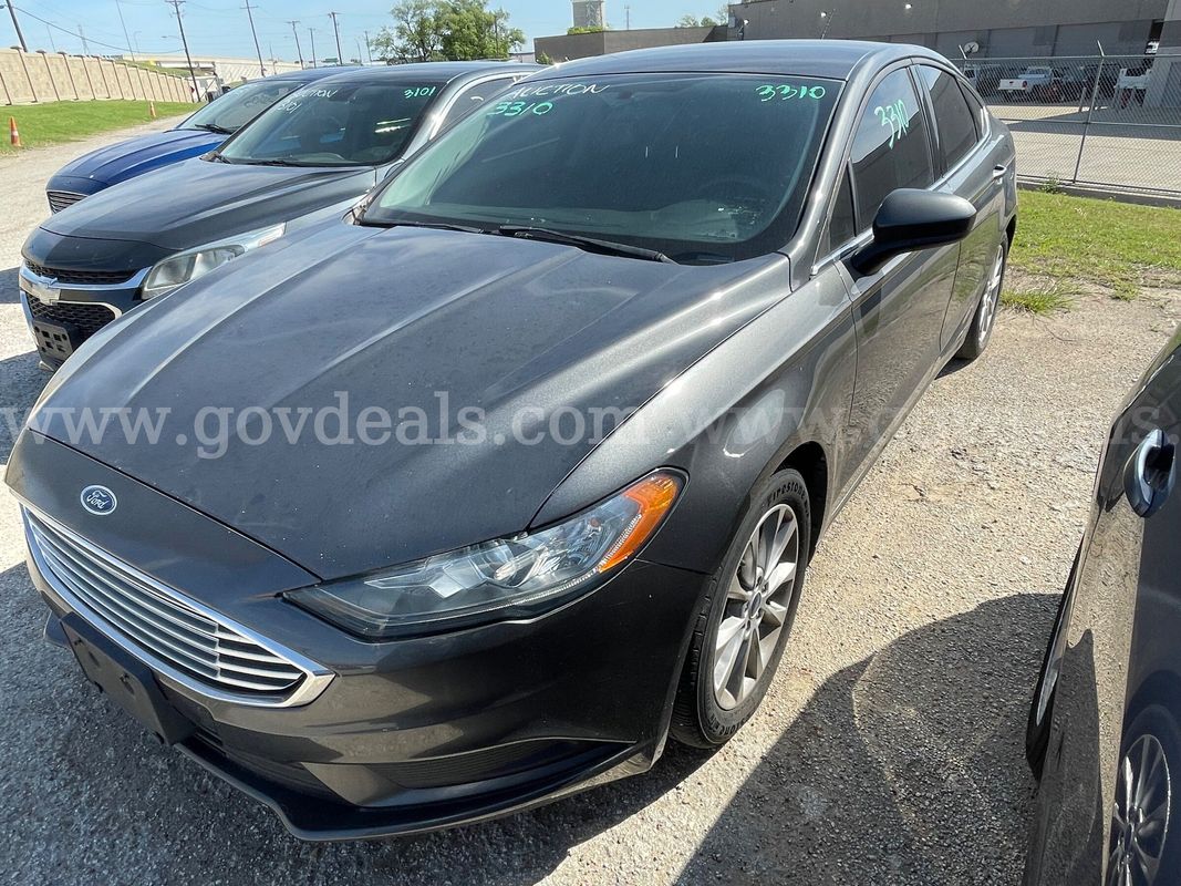 2017 Ford Fusion SE