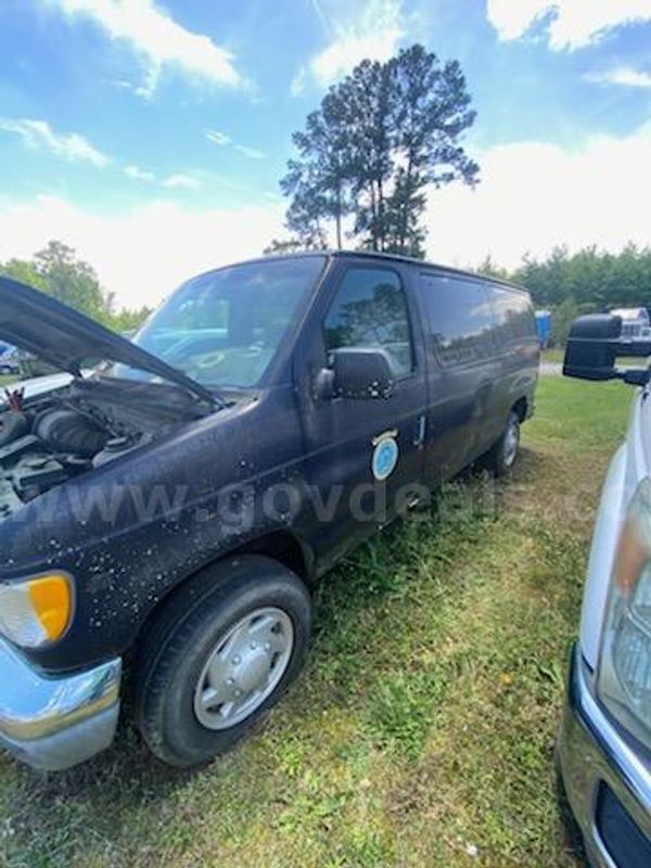 2000 Ford Econoline Wagon E-350 XL Super Duty