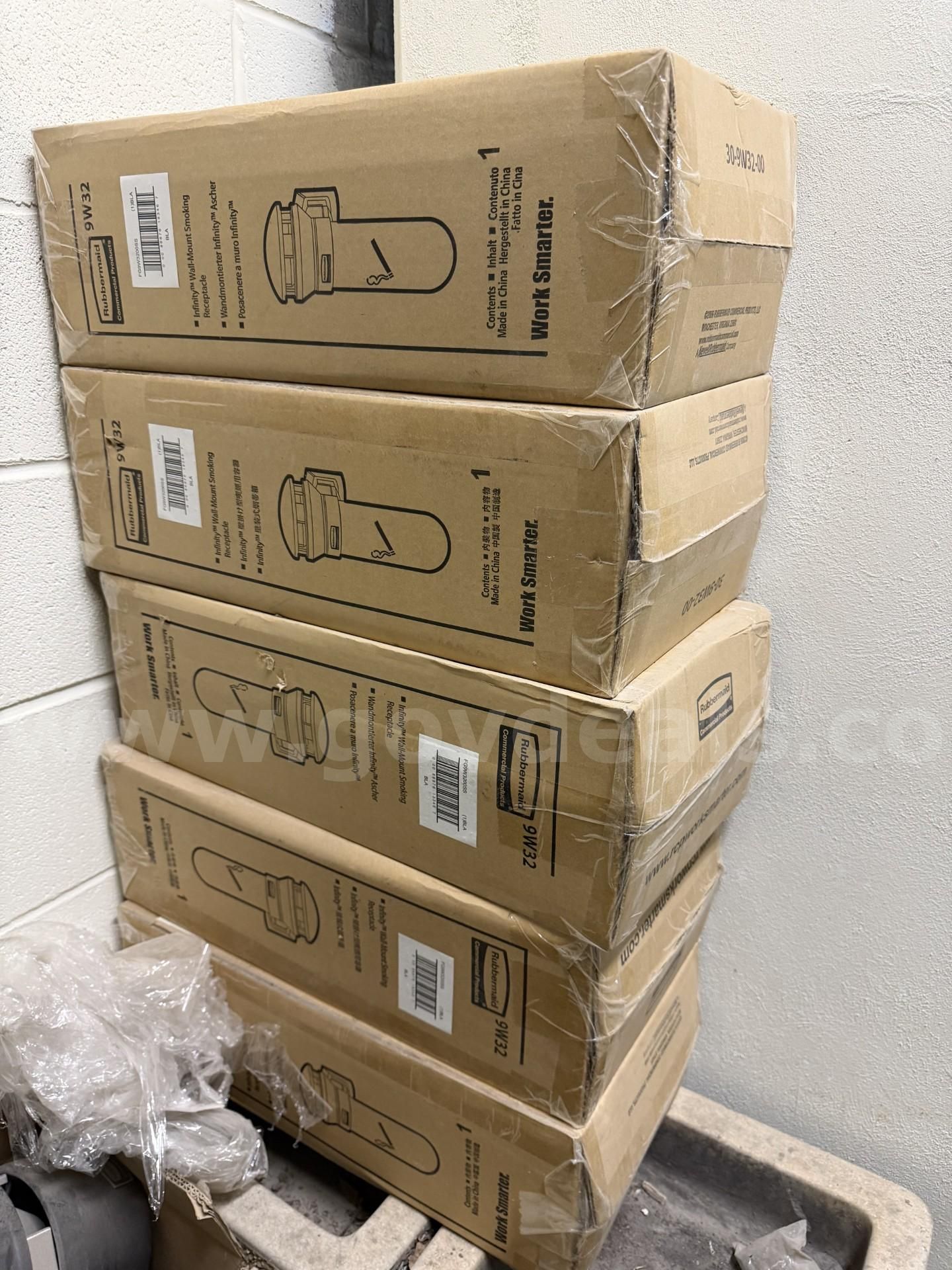 Lot of (6) Rubbermaid Smoker's Receptacles
