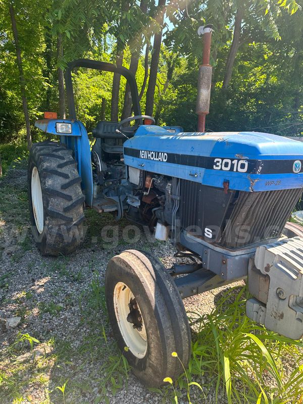 2000 New Holland 3010 Tractor