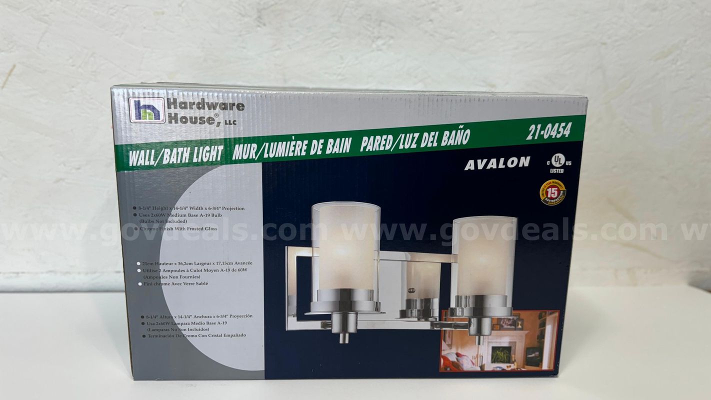 BRAND NEW Avalon Wall/Bathroom Light with Chrome Finish - Shipping Available