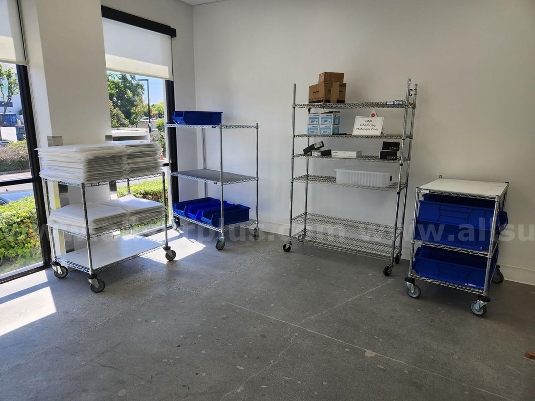 4ea. Rolling Wire Racks