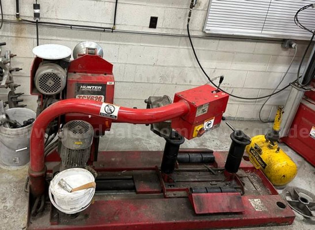Tire changer