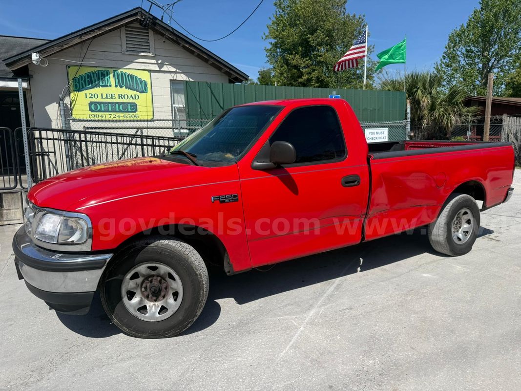 1997 Ford F-250 XL HD Reg. Cab 2WD