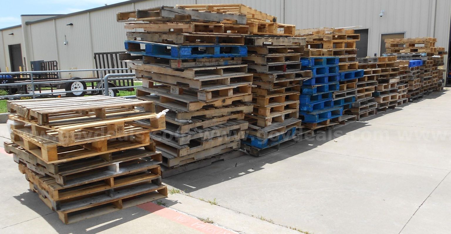 Pallets - Wood (about 50)