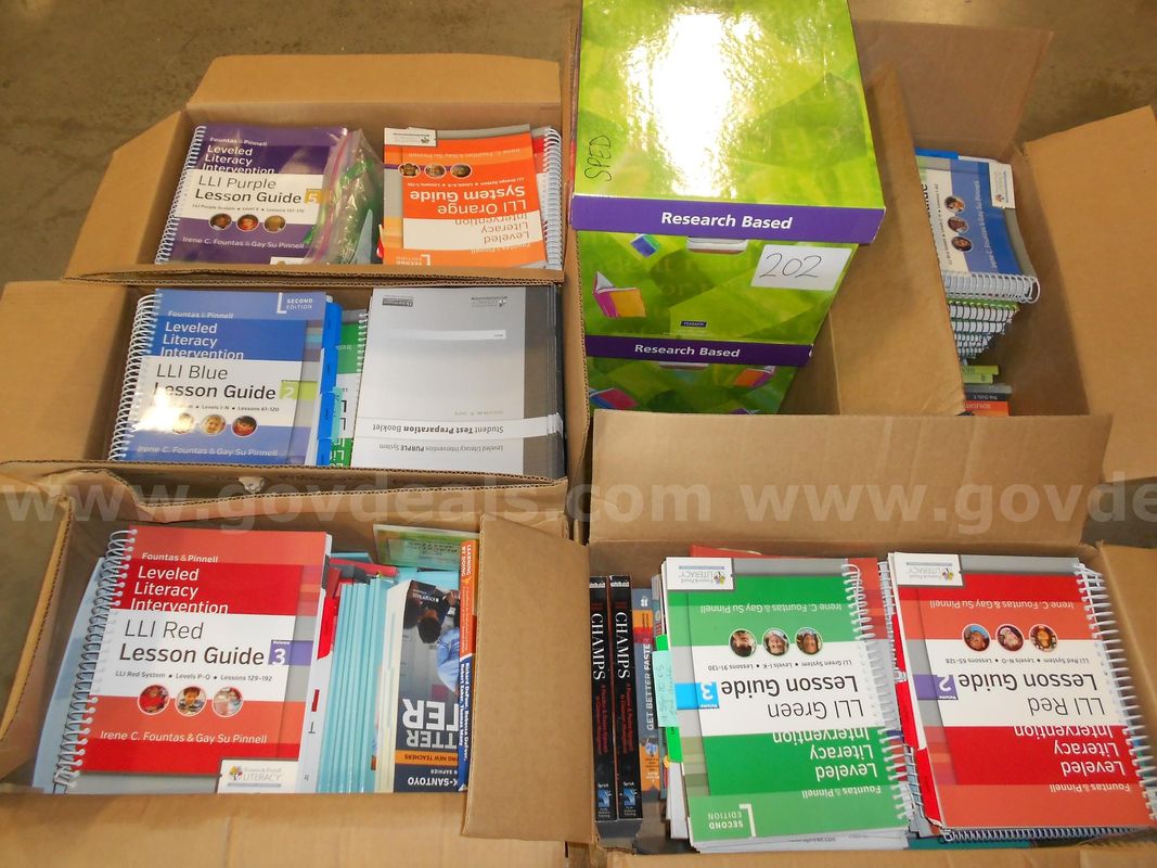 Elementary ELAR Teacher Resources (1 pallet)
